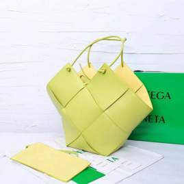 Picture of Bottega Veneta Handbags _SKUfw184066453fw